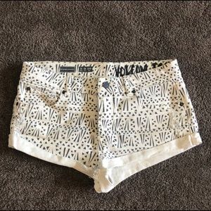 VOLCOM “Stoned Short” denim